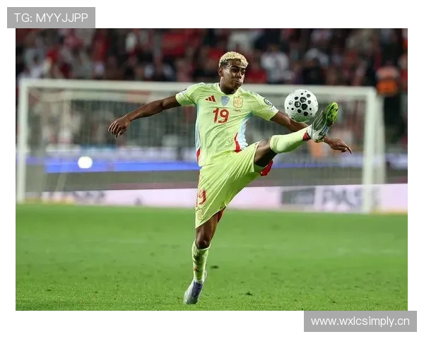 拉明·亚马尔刷新西甲最年轻首发纪录