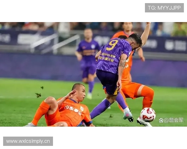 山东泰山中场控场能力不足,节奏失控问题逐步反映在比赛走势中 山东泰山中场控场能力不足,节奏失控问题逐步反映在比赛走势中