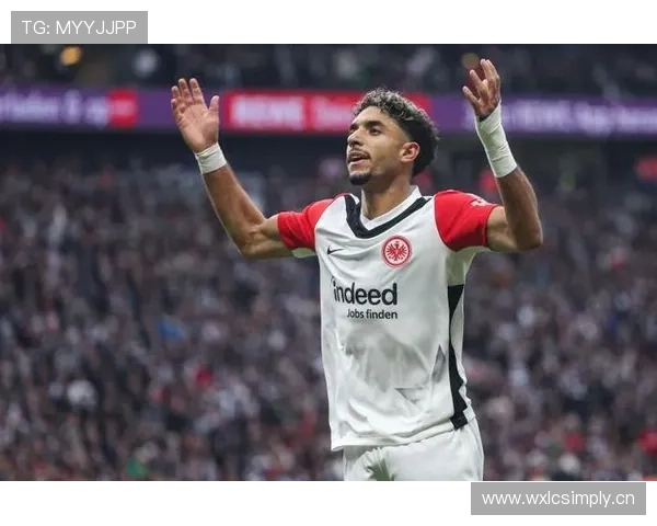 拜仁慕尼黑防守问题显现:站位与回防失衡对赛季走势形成制约