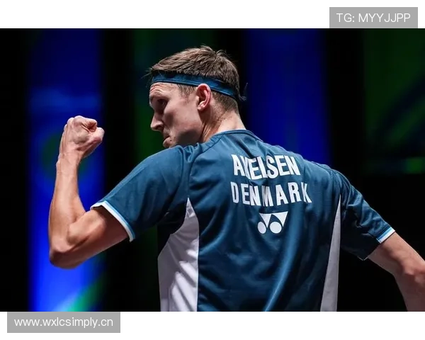 安赛龙走机场那一身行头，把我每月工资当零钱包